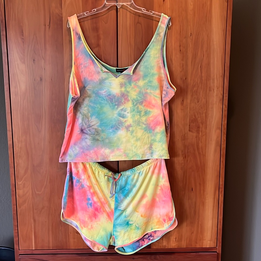 3X - Absolutely ❤️ it! Colorful Tie-Dye - Buttery Soft Shorts & Tank summer PJs